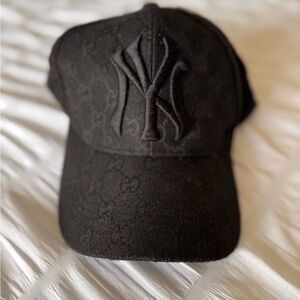 Gucci Black New York Yankees Baseball Hat